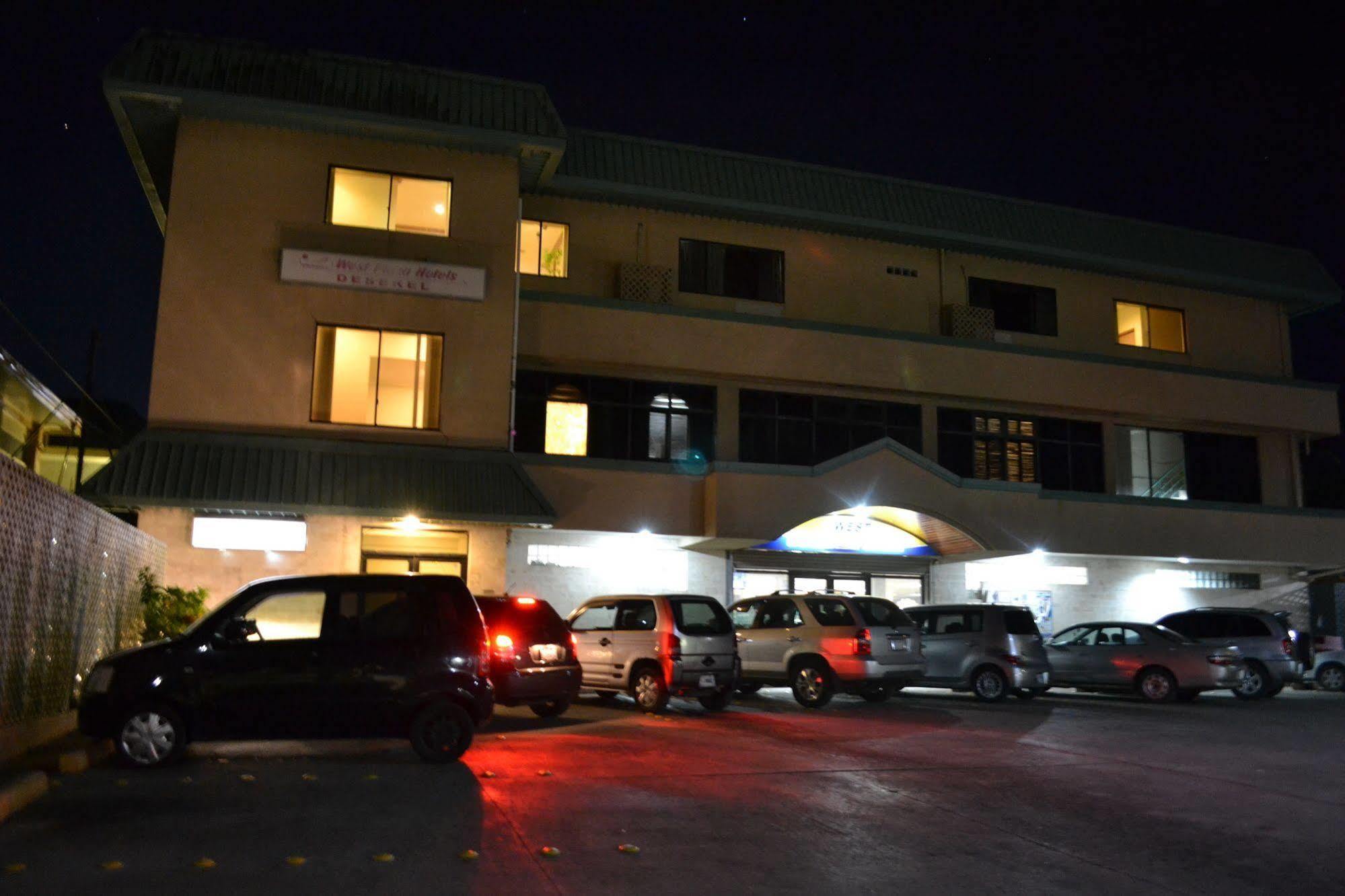 Hotel West Plaza Desekel Koror Exterior foto